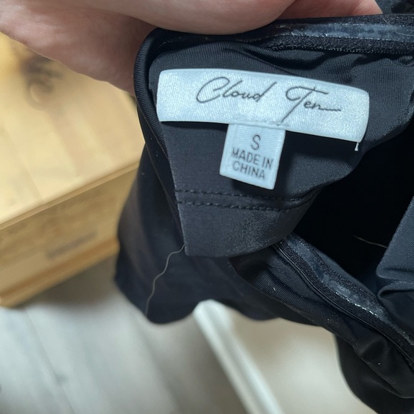 Cross Shoulder Bodysuit - Picture 2 of 3